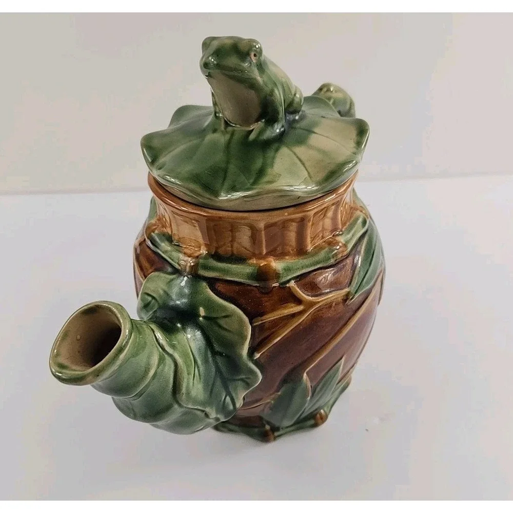 Henriksen Imports Vintage Frog Teapot Whimsical Cottagecore Green Ceramic Decor